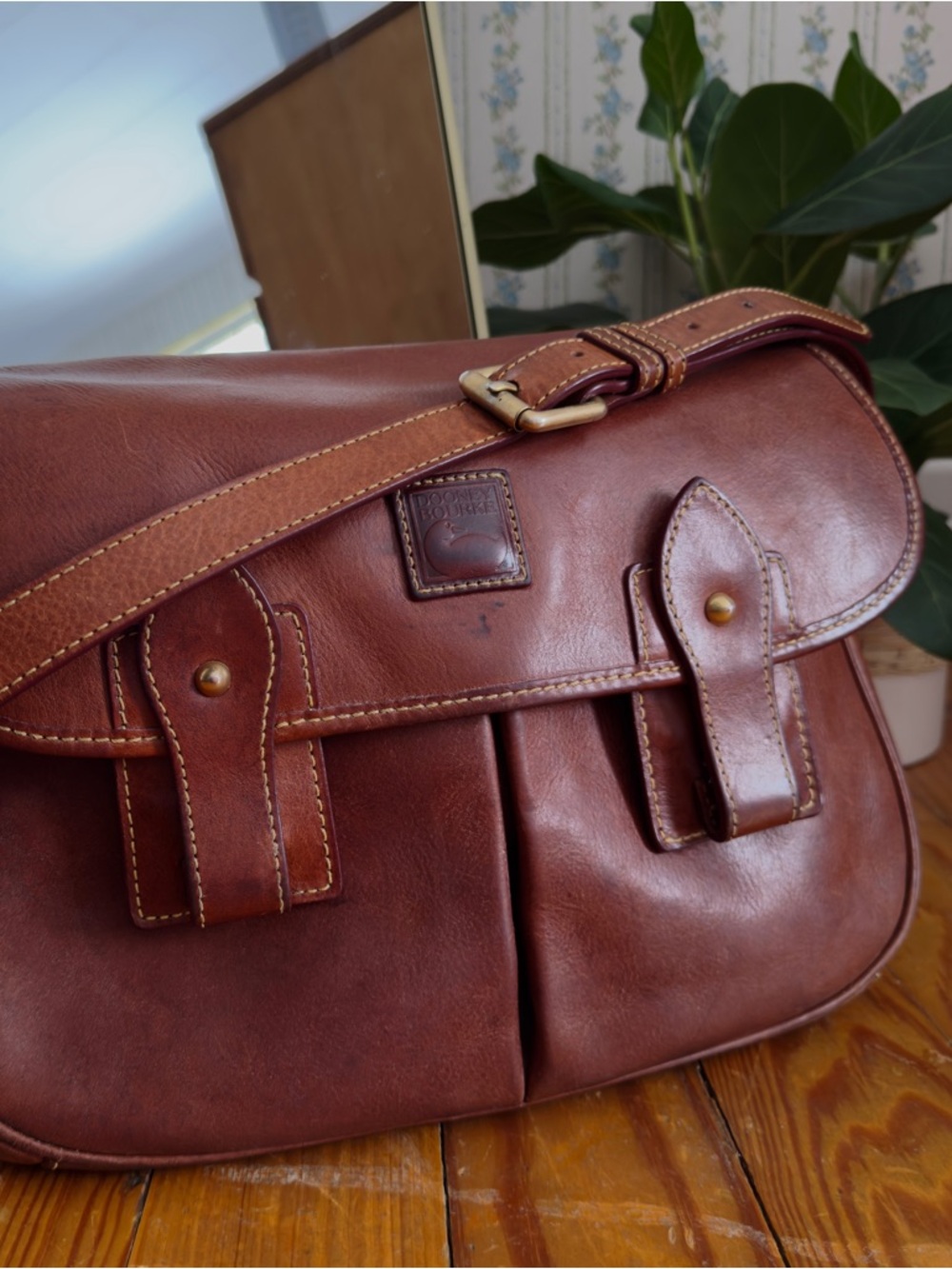 Vintage 80s Dooney & Bourke Leather Messenger Bag